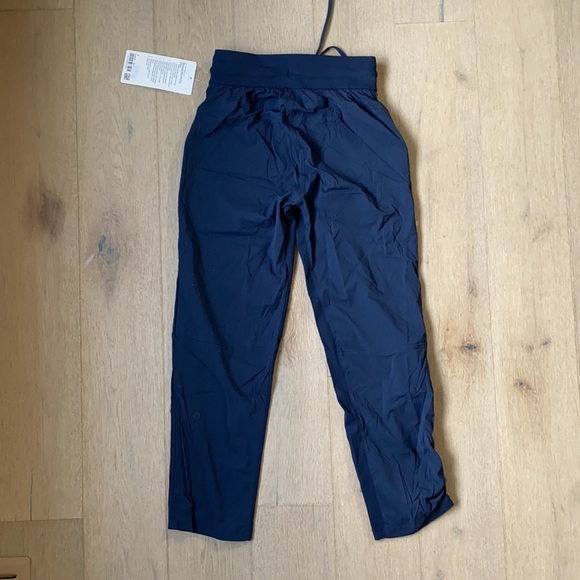 Beyond the studio 25” crop true navy size 2 lululemon nwt - Picture 7 of 16